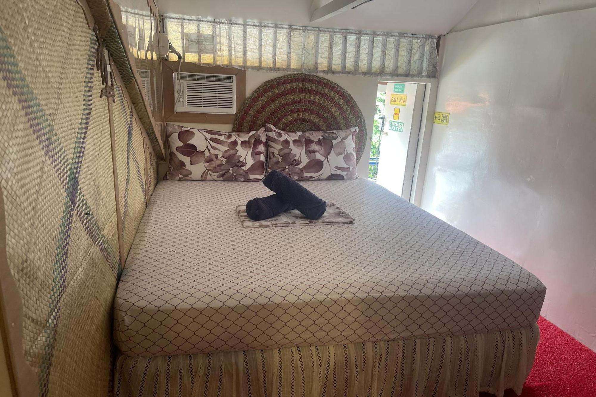 Balai Vivencio Hostel Puerto Princesa Esterno foto