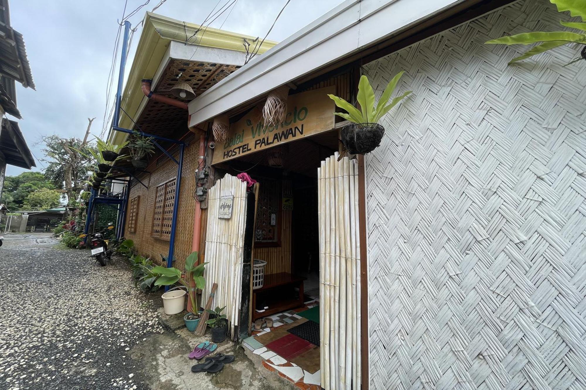 Balai Vivencio Hostel Puerto Princesa Esterno foto